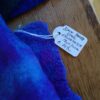 Blauw paarse sjaal Gita Kalishoek fragment 1