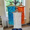 Kalishoek Scarves Turquoise sjaal geometrisch met oranje en witte sjaal