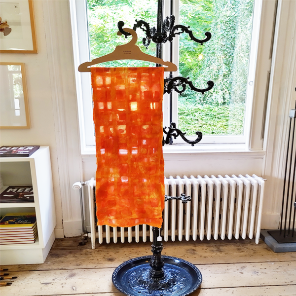 Oranje geometrische sjaal Gita Kalishoek